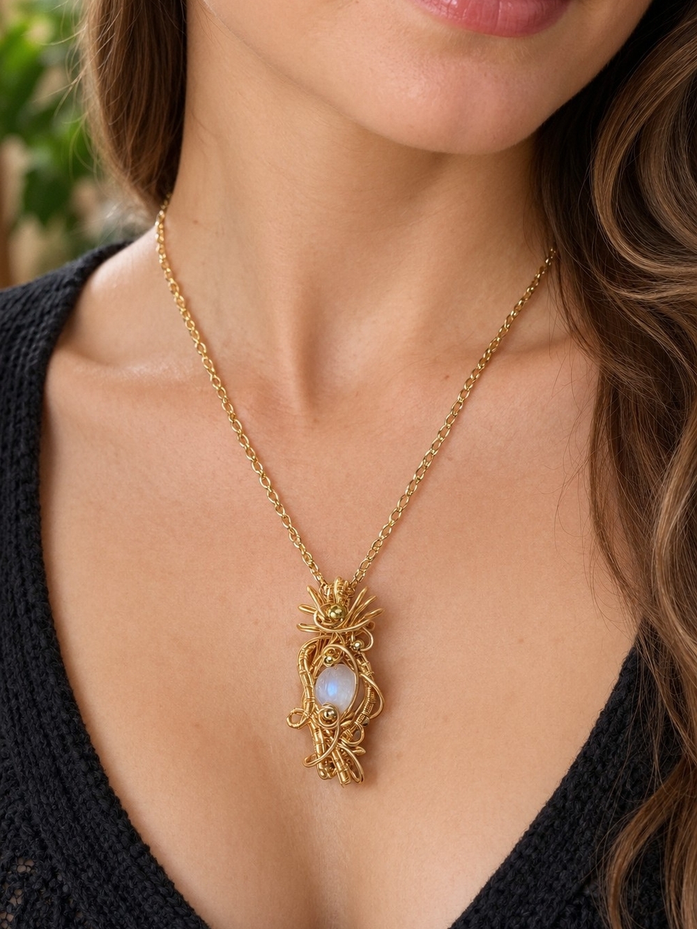 Handmade Natural Moonstone Bead Gold-Plated Copper Wire Wrapped Pendant Necklace